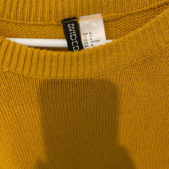 Cute mustard-colored sweater by Divided (at H+M) - Picture 2 of 2